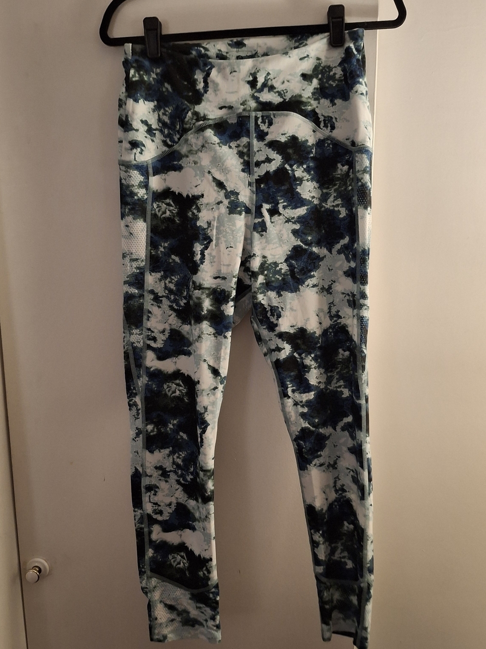 Qeep Up Women's Blue Tie-Dye Active Leggings